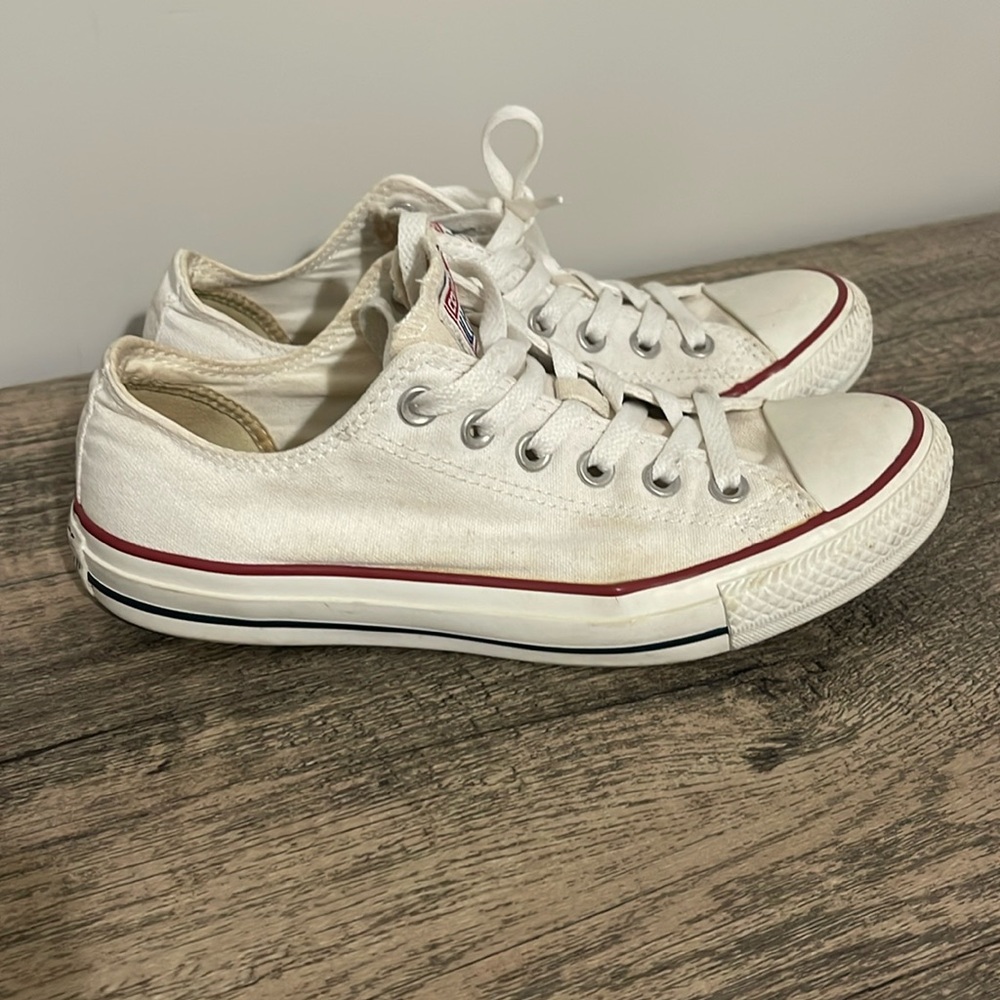 White Converse size 8